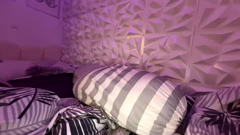 Snapshot of lanadel_hilton chatting on May 6, 2026, 6:19 am Lana online show from May 6, 2026, 6:19 am