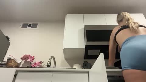 lanademira online show from February 25, 2026, 11:14 pm