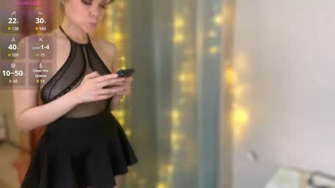 LanaDreamX online show from May 11, 2026, 6:05 pm