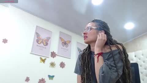 lanaemerson online show from September 9, 2025, 3:11 pm