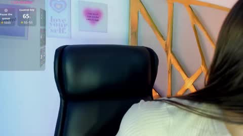 LanaJones online show from November 25, 2025, 12:27 pm