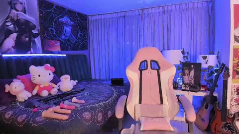 L A N A  online show from December 15, 2024, 11:42 pm