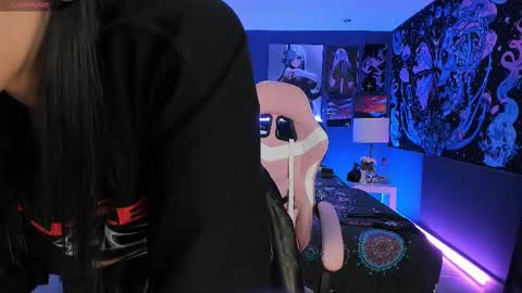 L A N A  online show from September 20, 2025, 6:53 pm