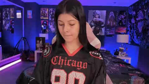 L A N A  online show from September 25, 2025, 7:06 pm