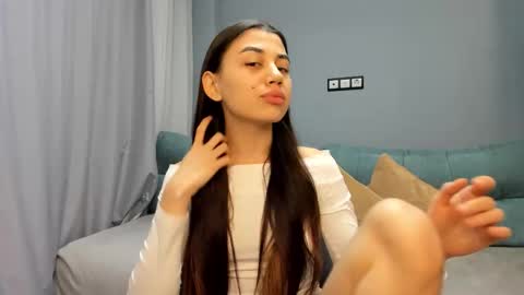 Snapshot of lanalandd chatting on October 30, 2025, 5:35 pm Lana online show from October 30, 2025, 5:35 pm