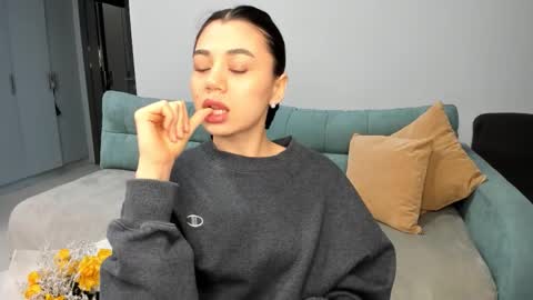 Lana online show from March 12, 2026, 3:18 pm