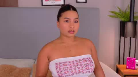 Snapshot of lanarozz chatting on August 6, 2026, 7:27 pm Lana online show from August 6, 2026, 7:27 pm