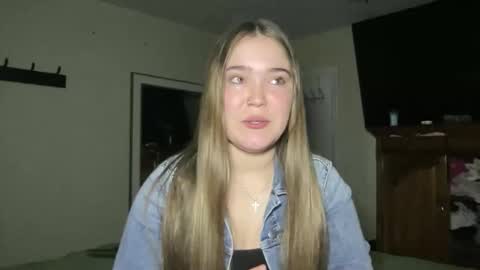 lanelizzie348 online show from April 15, 2026, 1:45 am