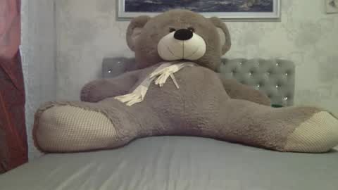 Snapshot of langoria chatting on October 25, 2025, 1:29 pm langoria online show from October 25, 2025, 1:29 pm