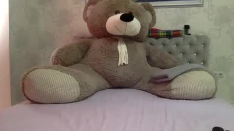 langoria online show from June 18, 2026, 3:38 pm