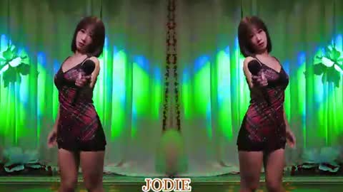 Snapshot of lankwaifong_cindy chatting on July 6, 2026, 3:25 am lankwaifong_cindy online show from July 6, 2026, 3:25 am