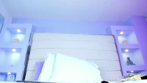 Lanna online show from February 18, 2025, 2:49 pm