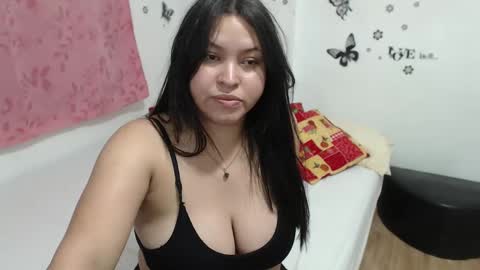 Prettywoman online show from January 14, 2025, 8:20 am
