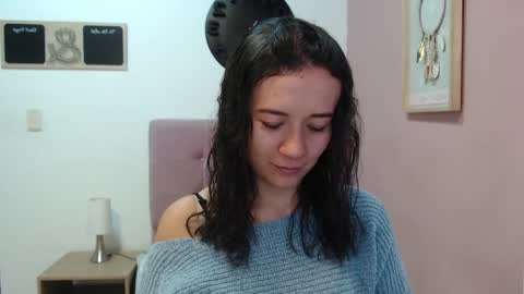 Snapshot of lanna_mills chatting on December 16, 2024, 1:32 pm Lanna online show from December 16, 2024, 1:32 pm