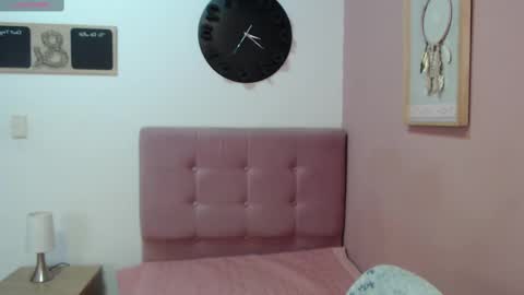 Snapshot of lanna_mills chatting on February 26, 2025, 1:19 pm Lanna online show from February 26, 2025, 1:19 pm