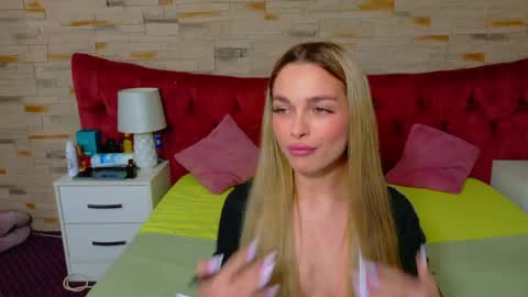 Snapshot of lannaskyy chatting on March 20, 2026, 8:03 pm Lanna online show from March 20, 2026, 8:03 pm