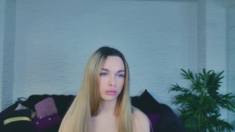 Snapshot of lannaskyy chatting on April 4, 2026, 6:05 pm Lanna online show from April 4, 2026, 6:05 pm