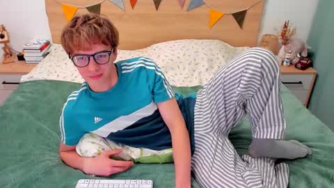 Snapshot of lanny_fandi chatting on September 19, 2025, 4:18 pm Fandi online show from September 19, 2025, 4:18 pm