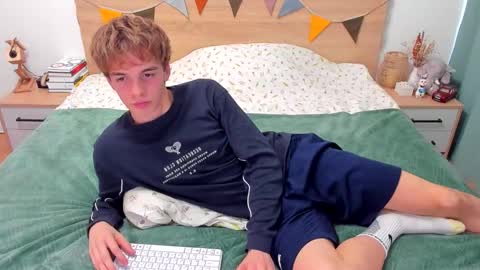 Snapshot of lanny_fandi chatting on September 21, 2025, 12:40 pm Fandi online show from September 21, 2025, 12:40 pm