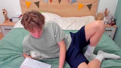 Snapshot of lanny_fandi chatting on September 22, 2025, 2:30 pm Fandi online show from September 22, 2025, 2:30 pm