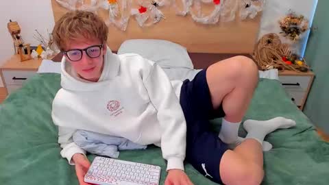 Snapshot of lanny_fandi chatting on October 18, 2025, 9:43 am Fandi online show from October 18, 2025, 9:43 am