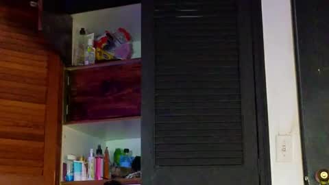 la paisita  online show from February 12, 2025, 6:08 am