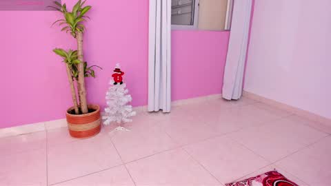 lapeligrosa_ online show from December 5, 2024, 12:22 pm