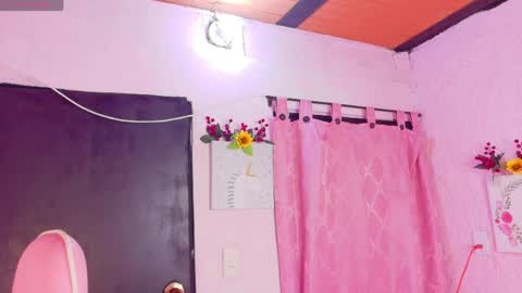 LARA online show from April 24, 2026, 7:05 pm