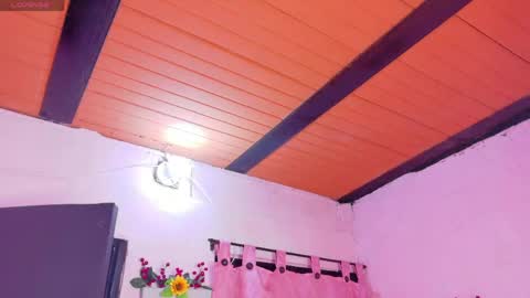 LARA online show from April 25, 2026, 11:46 pm