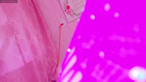 LARA online show from April 26, 2026, 5:32 pm