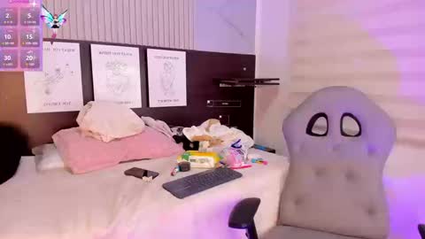 lara_as online show from September 10, 2025, 6:02 am