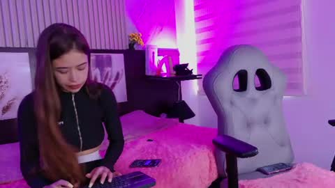 lara_as online show from June 24, 2026, 5:12 pm