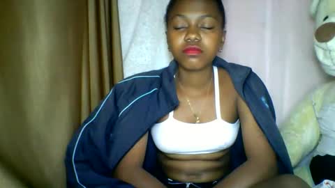 lara_belle online show from May 17, 2026, 1:07 pm