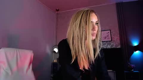 Lara online show from February 12, 2025, 3:29 am