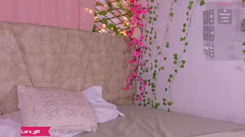Snapshot of lara_gil_ chatting on April 18, 2026, 7:58 pm Lara Gill online show from April 18, 2026, 7:58 pm