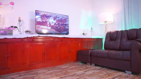 Snapshot of lara_giraldo chatting on October 26, 2025, 12:05 am Hello Guys I am Lara Giraldo  WELCOME To my room online show from October 26, 2025, 12:05 am