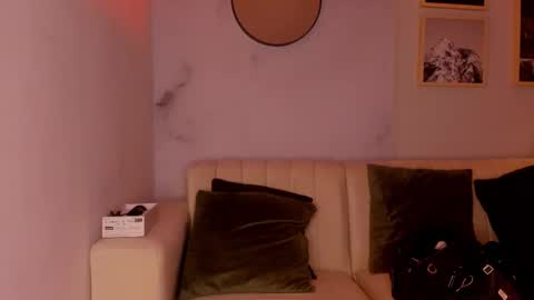 Lara Madisson online show from February 3, 2026, 5:16 am