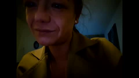 Snapshot of laraa333 chatting on November 5, 2025, 11:27 pm Little online show from November 5, 2025, 11:27 pm