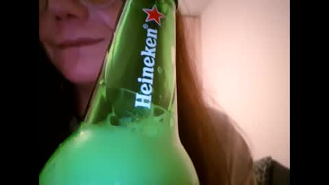 Snapshot of laraa333 chatting on November 9, 2025, 2:43 am Little online show from November 9, 2025, 2:43 am