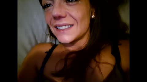 Snapshot of laraa333 chatting on November 9, 2025, 8:18 pm Little online show from November 9, 2025, 8:18 pm