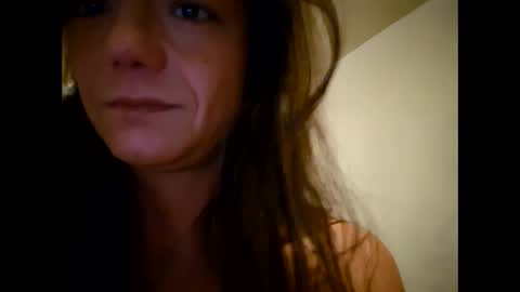 Snapshot of laraa333 chatting on November 16, 2025, 10:15 pm Little online show from November 16, 2025, 10:15 pm