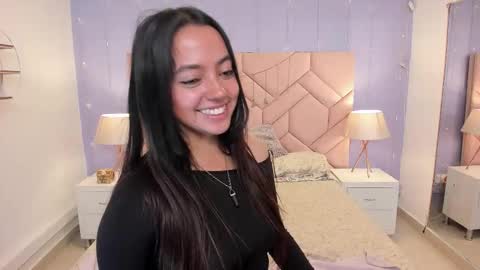 Snapshot of laraa_rous chatting on September 9, 2025, 2:22 am lara online show from September 9, 2025, 2:22 am