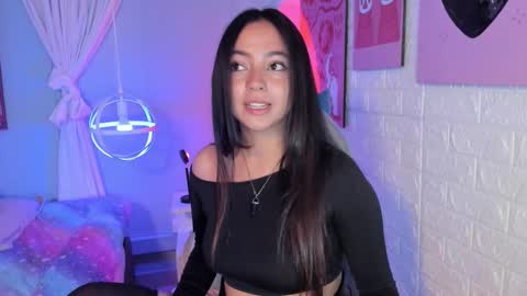 Snapshot of laraa_rous chatting on September 17, 2025, 4:03 am lara online show from September 17, 2025, 4:03 am