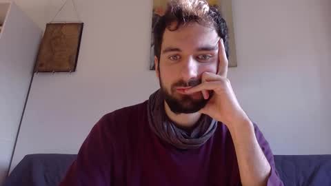 laraaan online show from November 22, 2025, 9:41 am