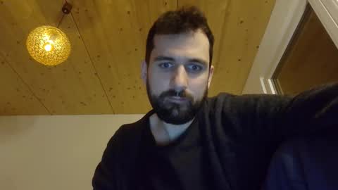 laraaan online show from March 15, 2026, 6:25 pm