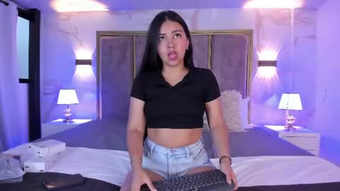 Lara online show from July 19, 2026, 11:47 am