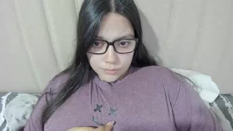 Snapshot of laracamille chatting on February 9, 2025, 12:17 am lara online show from February 9, 2025, 12:17 am