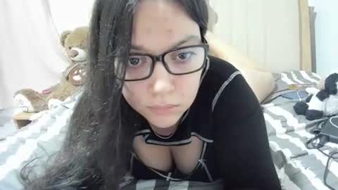 Snapshot of laracamille chatting on February 12, 2025, 12:58 am lara online show from February 12, 2025, 12:58 am