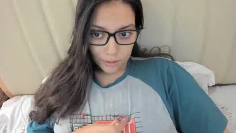 Snapshot of laracamille chatting on September 19, 2025, 1:23 pm lara online show from September 19, 2025, 1:23 pm