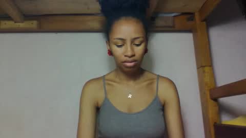 larah98 online show from February 5, 2026, 7:35 am